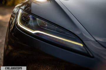 Tesla Model 3 2025 – detail, headlight close-up