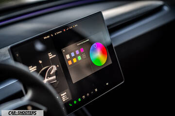 Tesla Model 3 2025 – dashboard, large central touchscreen display