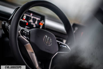 Volkswagen ID BUZZ – dashboard, steering wheel close-up
