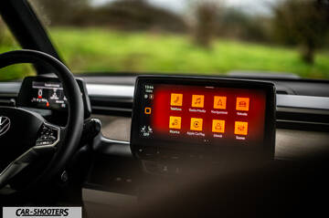 Volkswagen ID BUZZ – dashboard, digital instrument cluster and touchscreen infotainment