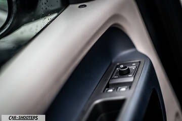 Volkswagen ID BUZZ – interior, door panel controls