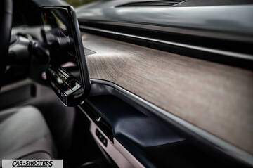 Volkswagen ID BUZZ – dashboard, wood trim dashboard