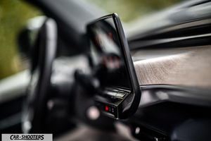 Volkswagen ID BUZZ – dashboard, infotainment touch screen close-up