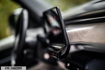 Volkswagen ID BUZZ – dashboard, infotainment touch screen close-up