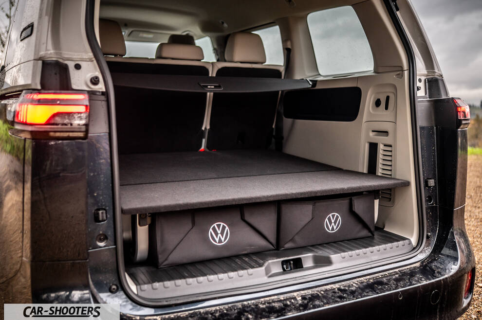 Volkswagen ID BUZZ – interior, spacious cargo area with storage boxes