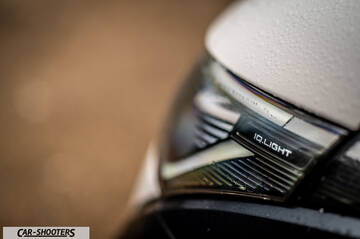 Volkswagen ID BUZZ – detail, headlight close-up