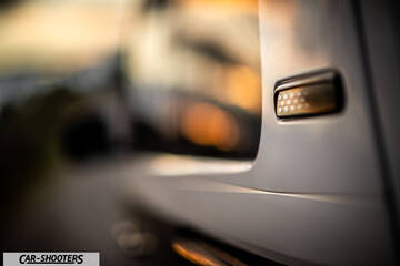 Volkswagen ID BUZZ – detail, side marker light close-up