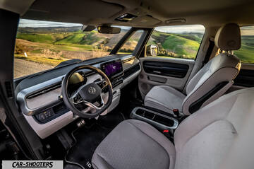 Volkswagen ID BUZZ – interior, light gray interior seats