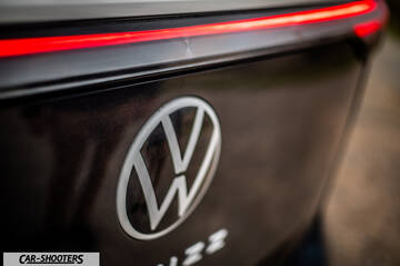Volkswagen ID BUZZ – detail, rear badge close-up