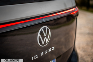 Volkswagen ID BUZZ – detail, rear badge close-up