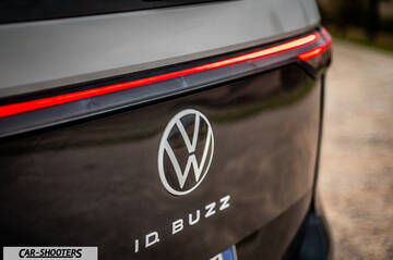 Volkswagen ID BUZZ – detail, rear badge close-up
