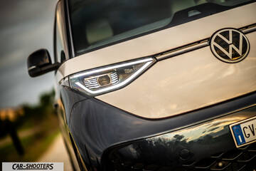 Volkswagen ID BUZZ – detail, headlight and badge close-up