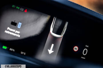 Tesla Model X – dashboard, digital instrument cluster