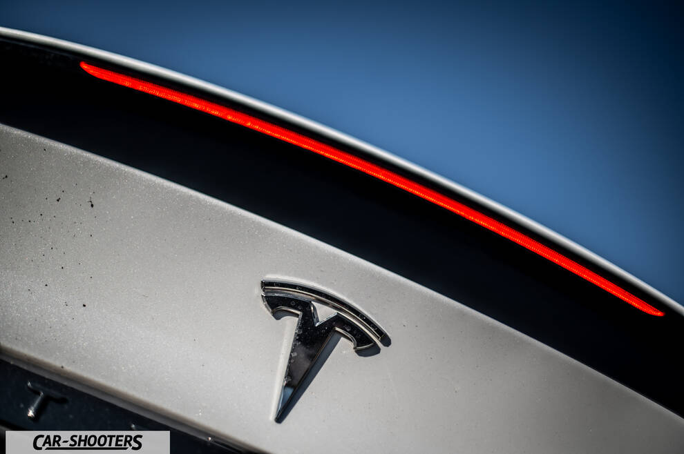Tesla Model X – detail, rear badge close-up
