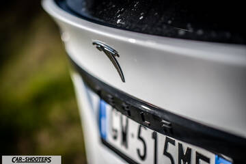 Tesla Model X – detail, rear badge close-up