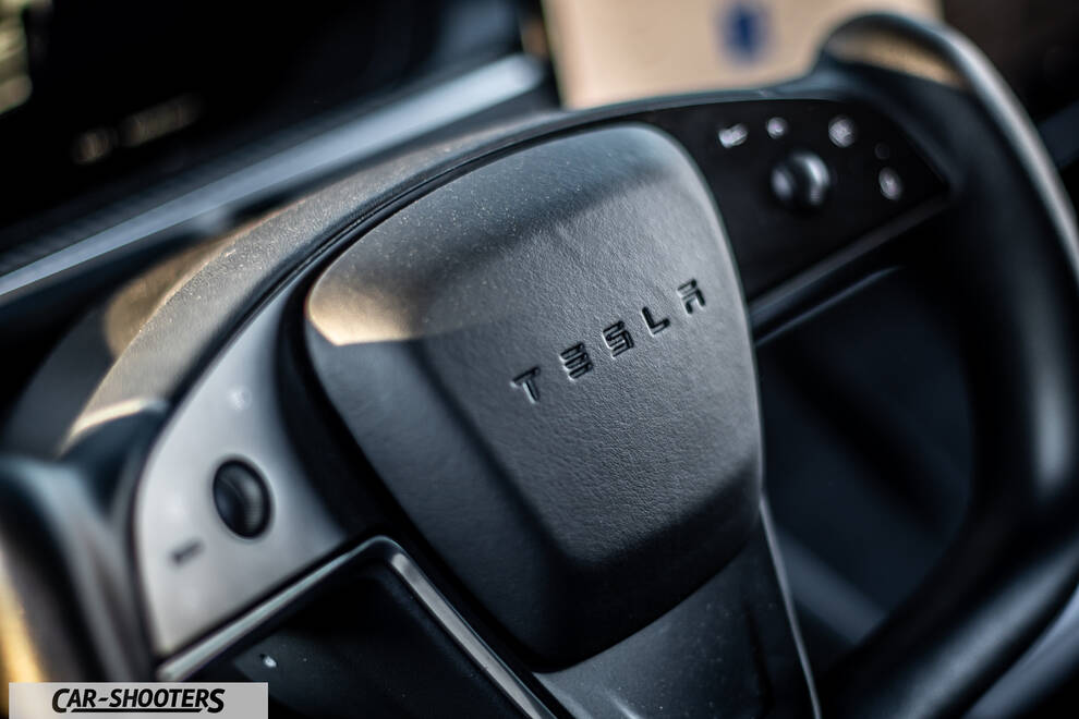 Tesla Model X – detail, steering wheel close-up