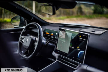 Polestar 4 – dashboard, digital instrument cluster