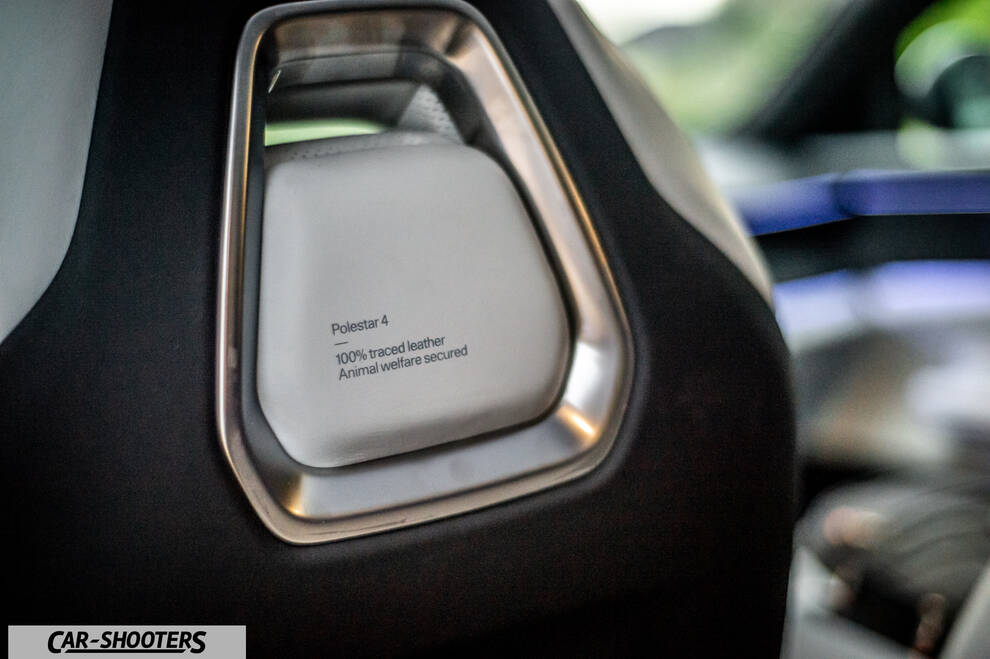 Polestar 4 – detail, leather front seat back