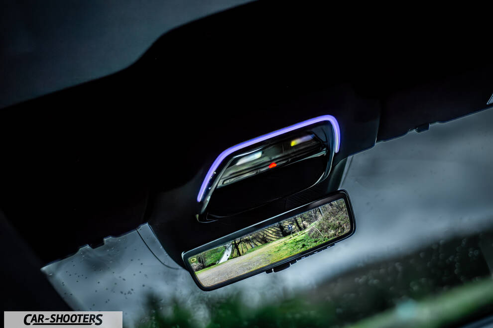 Polestar 4 – interior, interior rearview mirror and ambient lighting