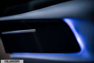 Polestar 4 – detail, ambient interior lighting detail