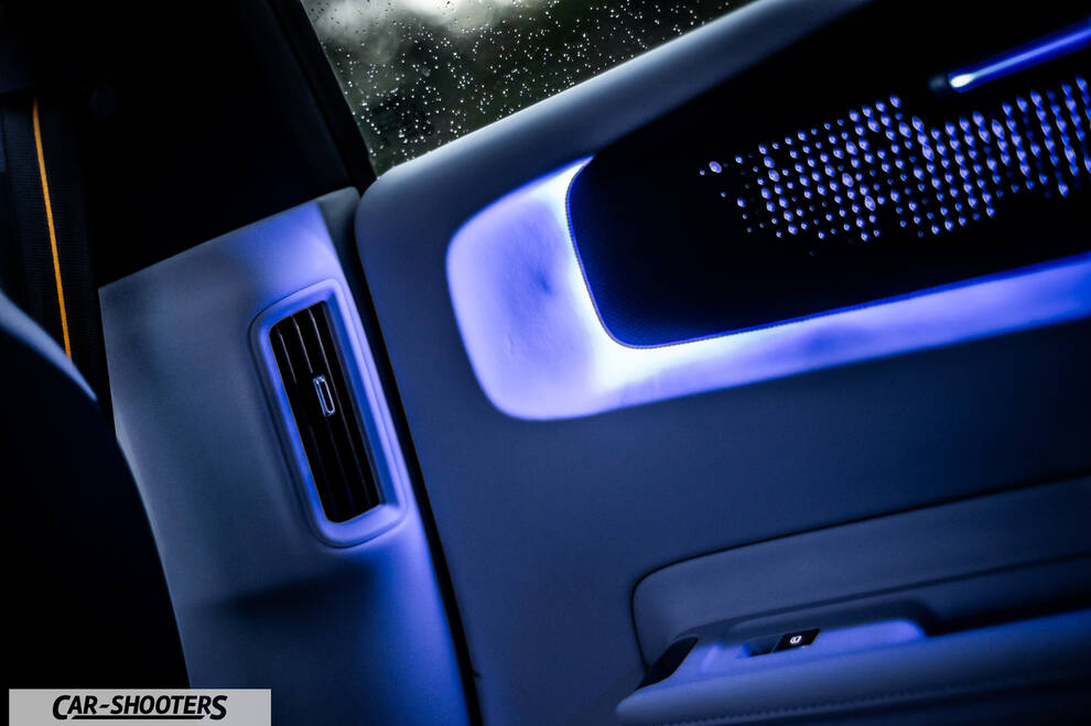 Polestar 4 – interior, ambient interior lighting