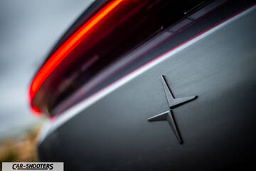Polestar 4 – detail, rear badge close-up