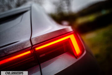 Polestar 4 – detail, taillight close-up