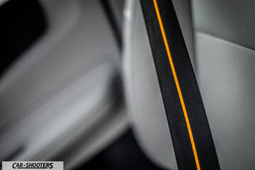 Polestar 4 – detail, seat belt close-up