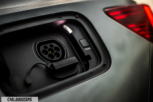 Polestar 4 – detail, charging port close up