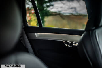 Volvo XC90 2025 – interior, rear passenger door interior trim