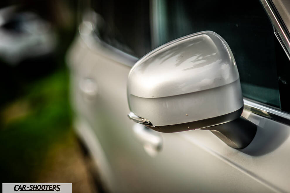 Volvo XC90 2025 – detail, side mirror close-up