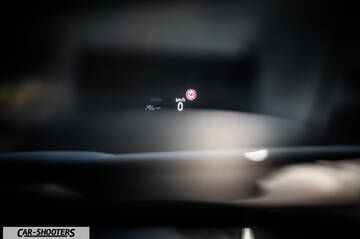 Ford Capri – dashboard, heads-up display showing speed