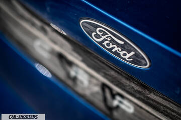 Ford Capri – detail, emblem close-up
