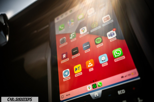 Ford Capri – dashboard, large central touchscreen display