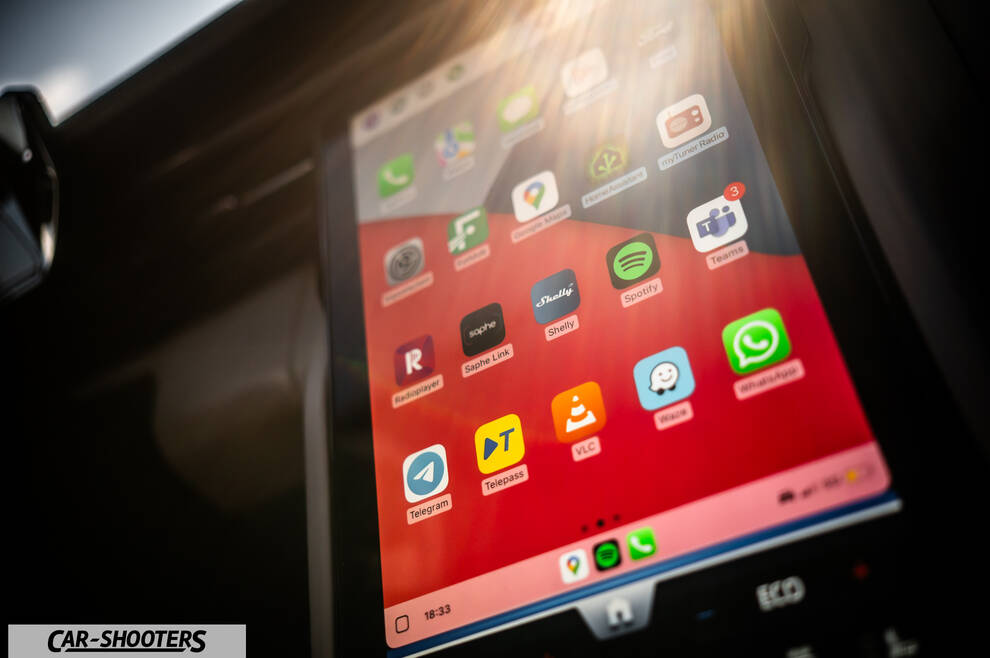 Ford Capri – dashboard, large central touchscreen display