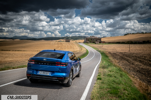 Ford Capri – rear three-quarter, blue on a country road