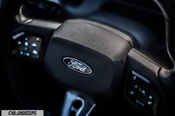 Ford Capri – detail, steering wheel close-up