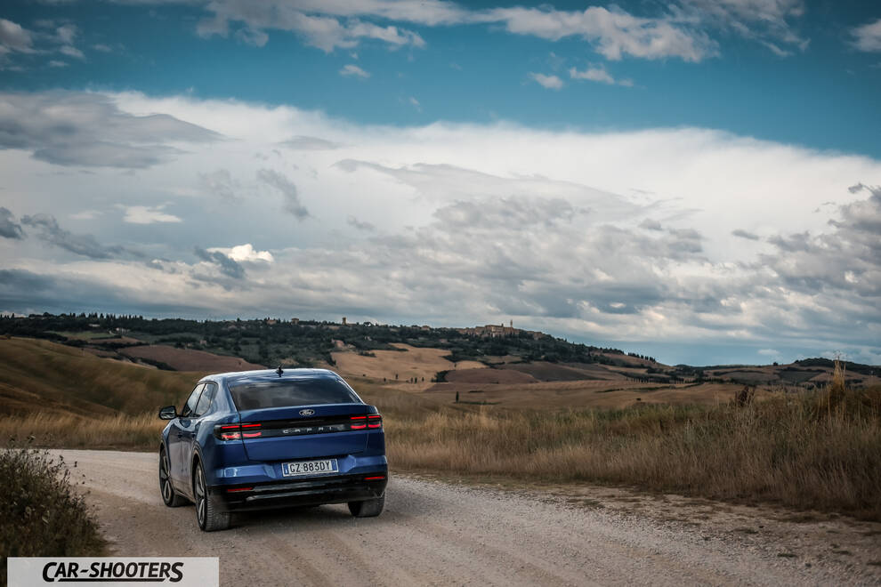 Ford Capri – rear view, blue metallic on a country road