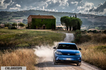 Ford Capri – front three-quarter, blue on a country road