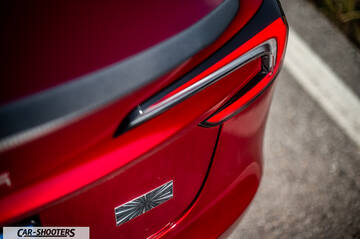Tesla Model 3 Performance – detail, taillight and spoiler close-up