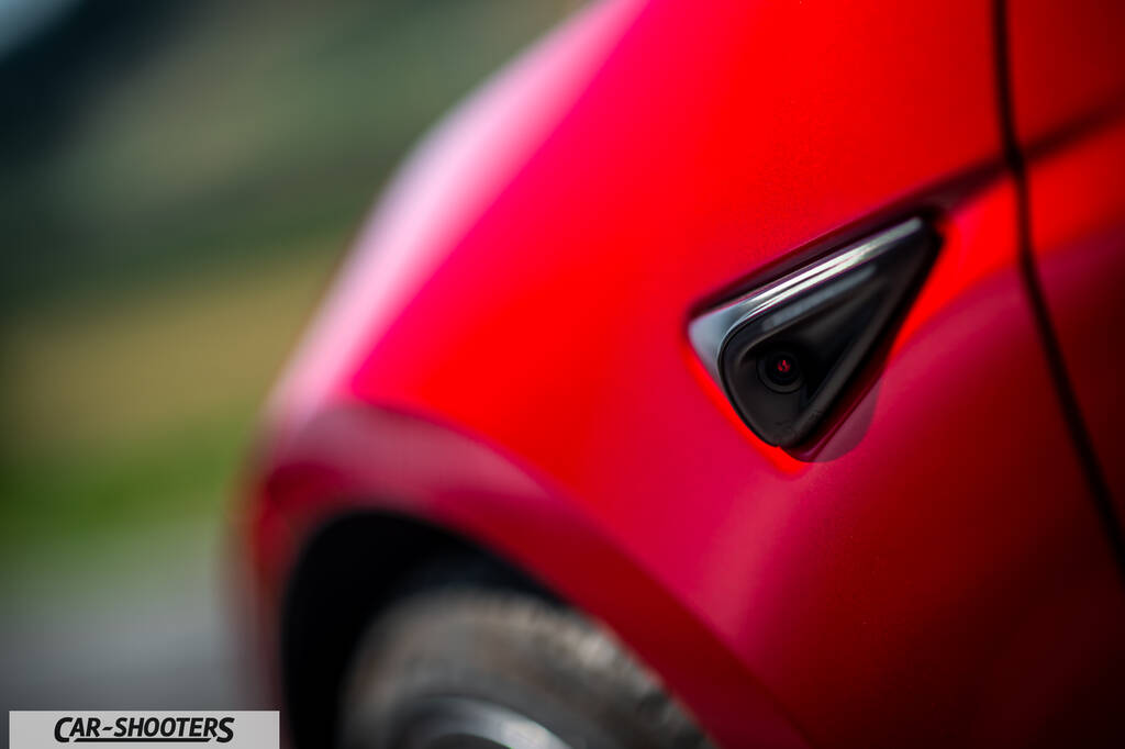 Tesla Model 3 Performance – detail, fender camera close-up