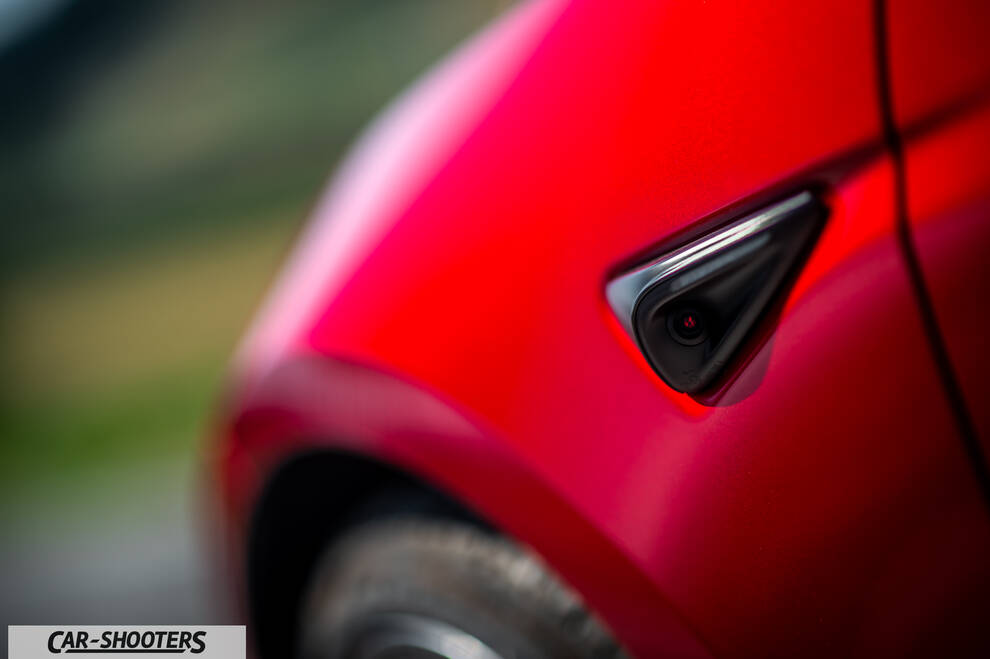 Tesla Model 3 Performance – detail, fender camera close-up