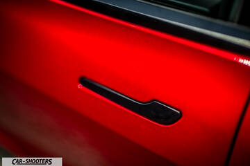 Tesla Model 3 Performance – detail, door handle close-up