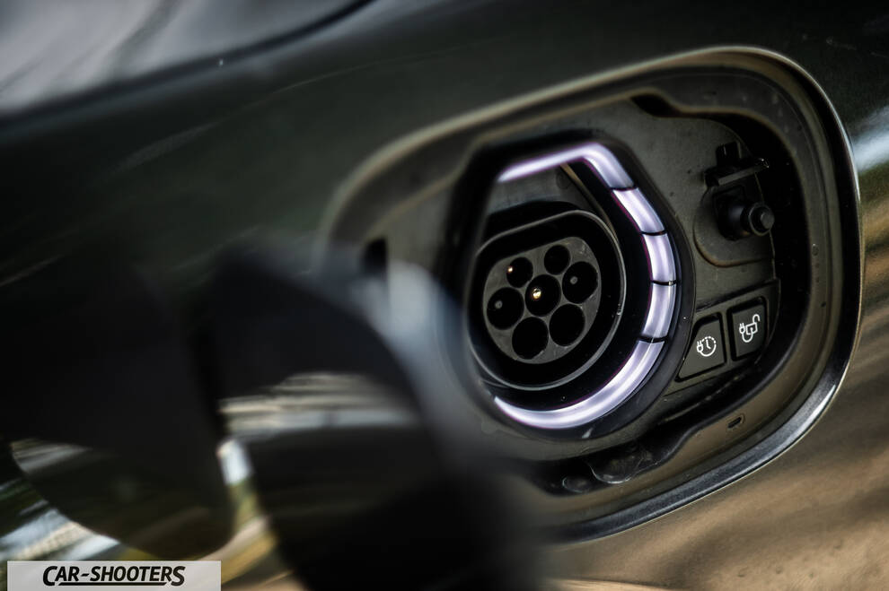 Ford Kuga 2025 – detail, charging port close-up